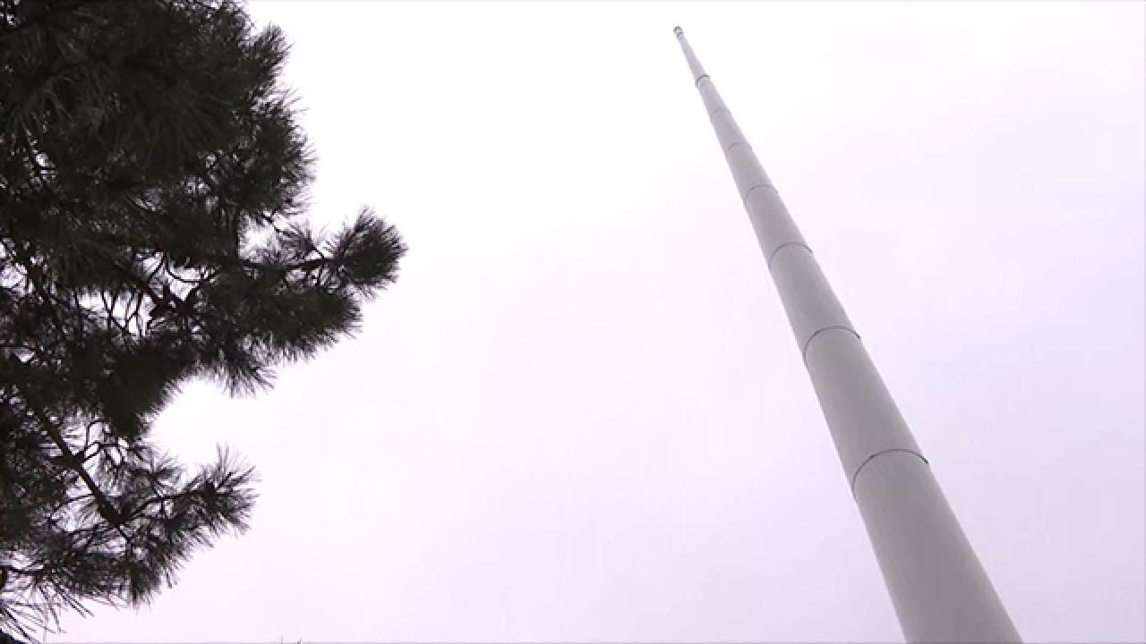 En uzun bayrak direği İstanbul'a dikildi