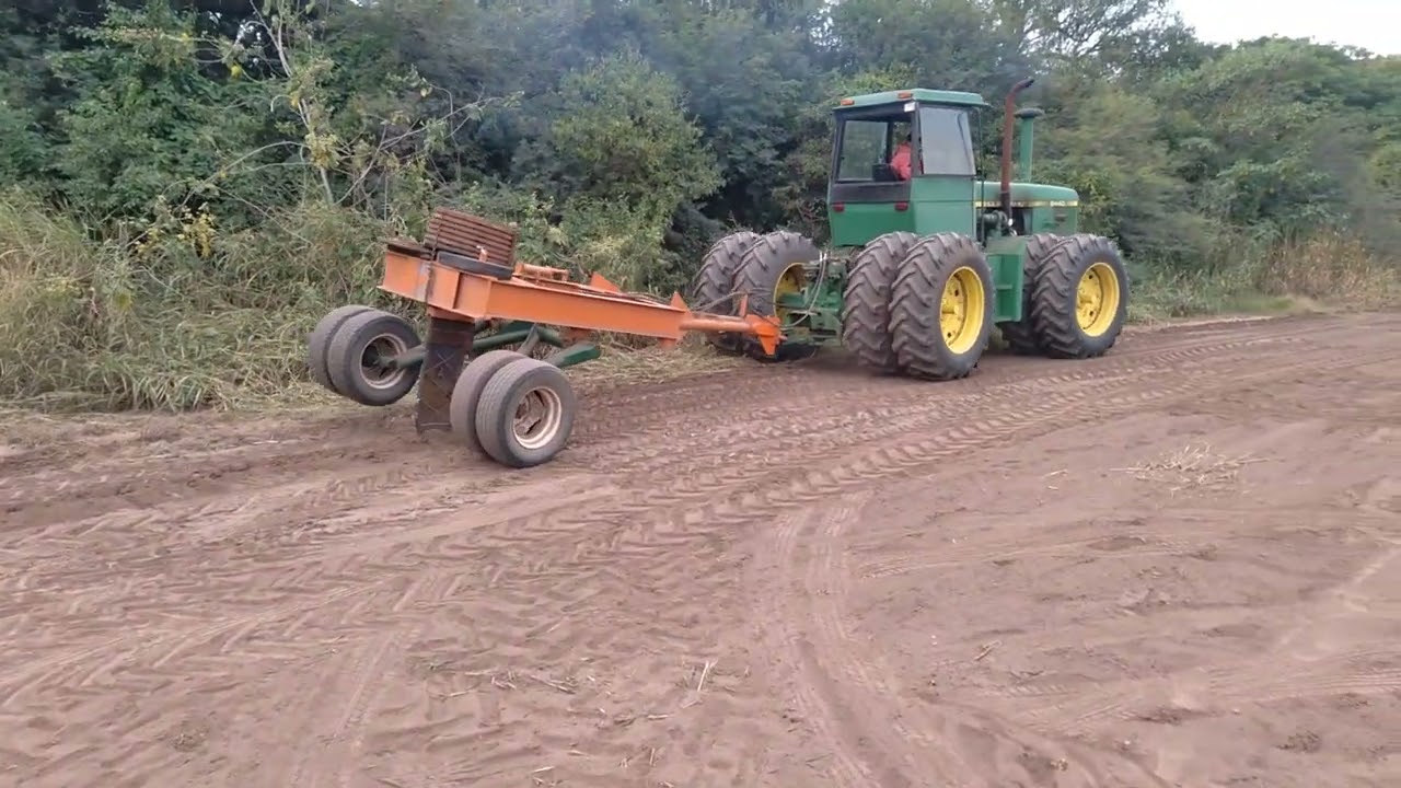 VENDO TRACTOR JOHN DEERE 8440-SALTA