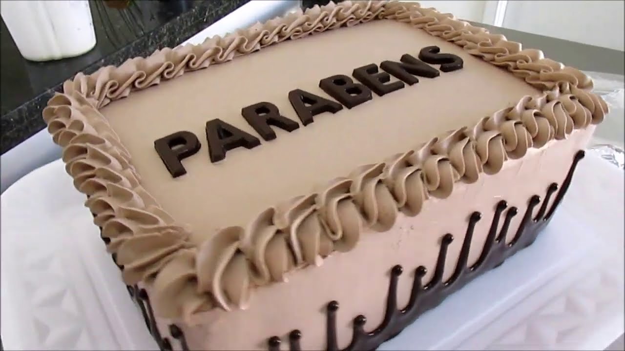 Linda decoração de bolo com ganache invertido! Adriene Amorim.