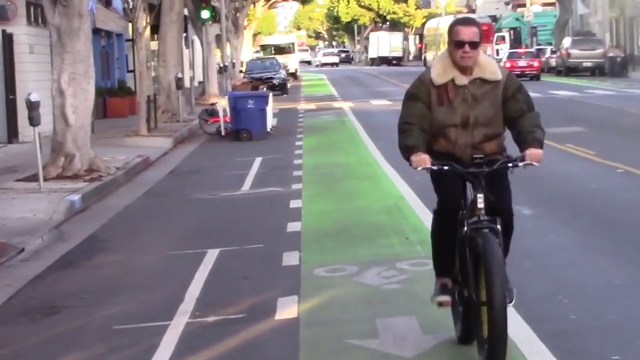 VTUVIA Highlights: Arnold Schwarzenegger rides SN100 to exercise during the COVID-19