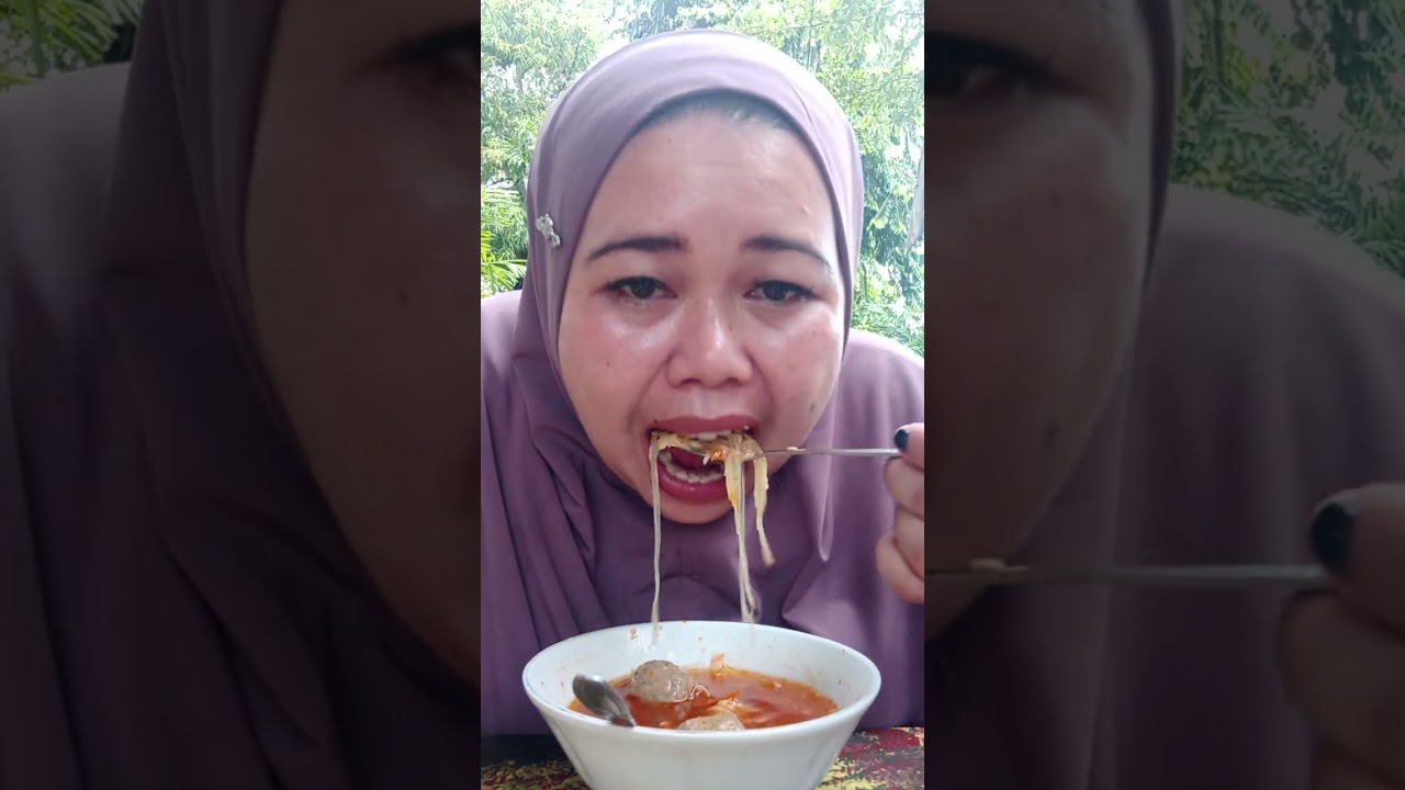 Mumpung lagi dijawa, pengen cobain bakso enak, berurat, bakso souun
