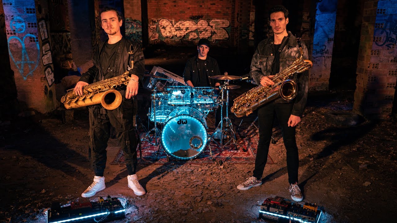 32 MESURES - Happy Fire (Official Music Video)