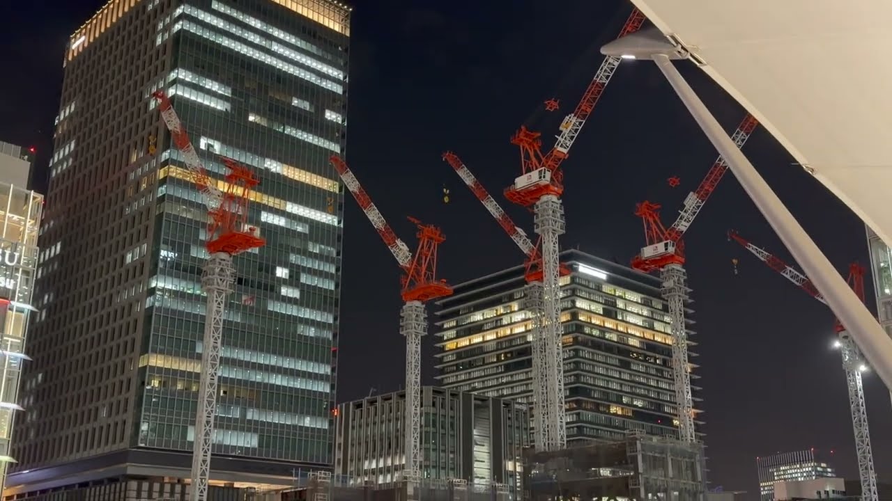 夜に撮影した、43階223m「八重洲二丁目中地区第一種市街地再開発事業」の様子 2026年2月24日撮影