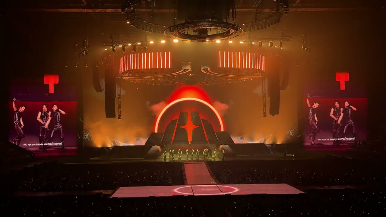 BUS [Ver 12 คน] - แค่น้องชาย / แค่ไหนแค่นั้น | The 1st Concert LIGHT THE WORLD | DAY2