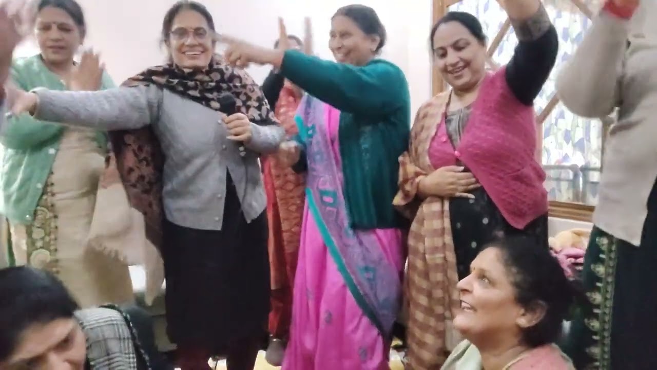 Bhakton ki farmaish per yah bhajan dobara se#Banno gadi#chalo #Vrindavan #Chaliye