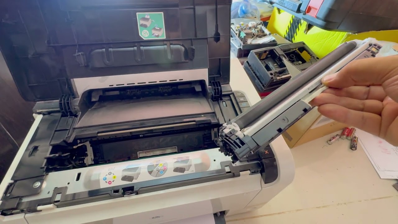 Цветной принтер HP Laserjet CP1025nw — заправка тонера, очистка барабана, замена термоблока
