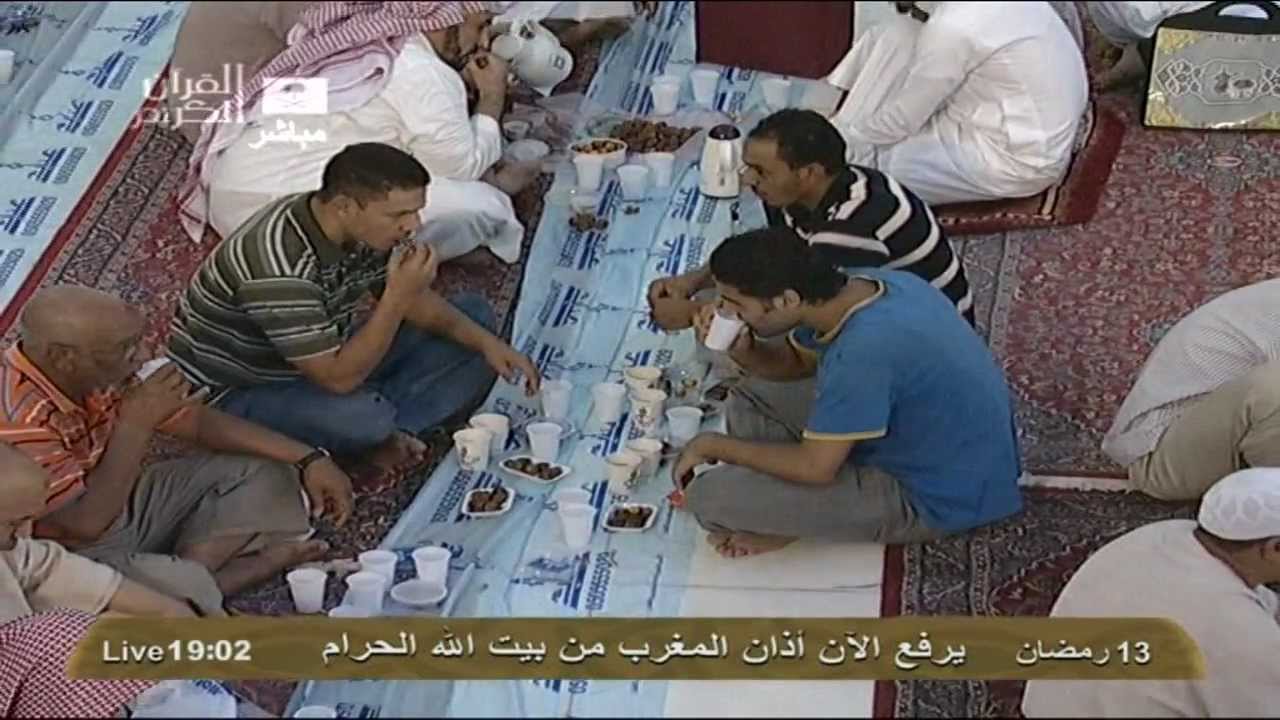 اذان مرئي للشيخ عصام خان مغرب 13 رمضان 1433هـ