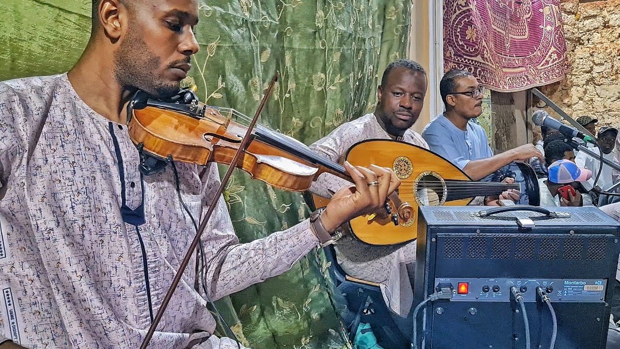 إفتتاحية ولا أروع من أغنية 