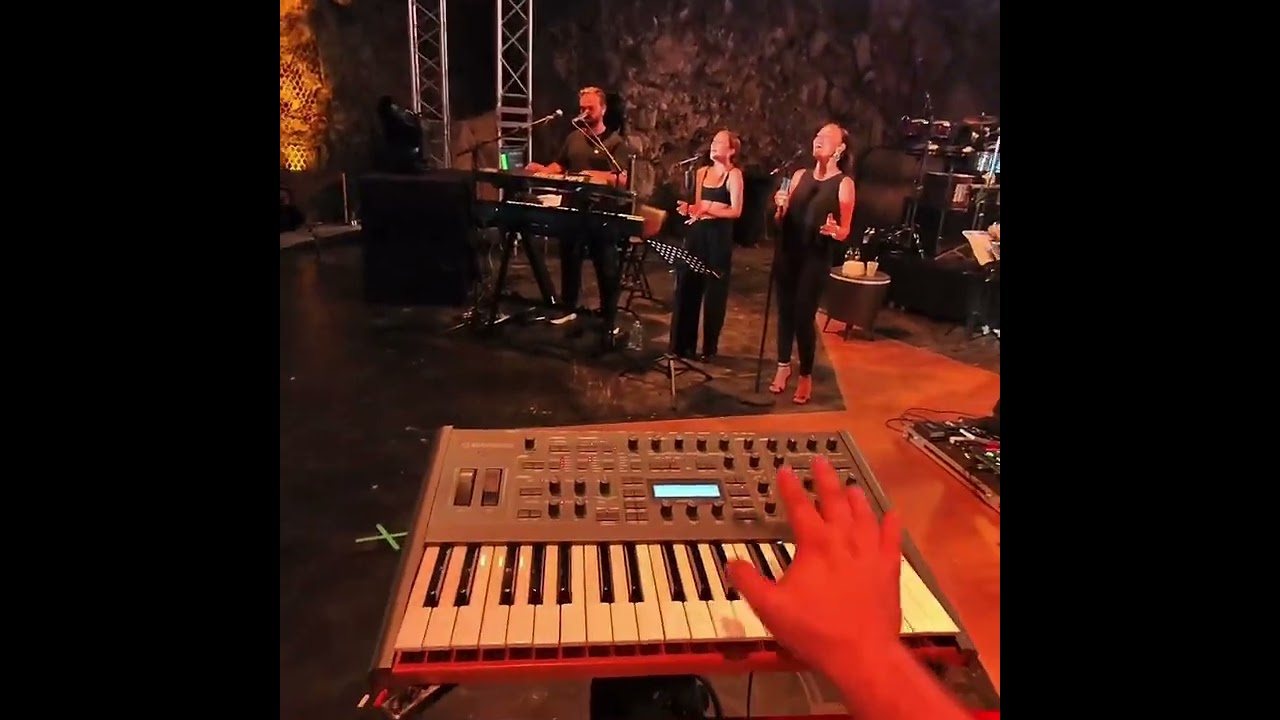 Mira&ccedil; &Ccedil;elenk - Seyre Dursun Aşk - G&uuml;lşen Live 2024 Keyboard Cam Rayban Meta