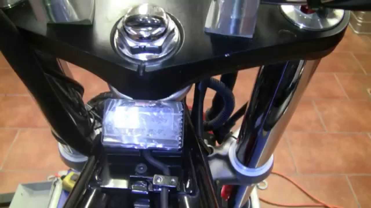 CB1300 -- Wiederaufbau -- Teil 3 -- Koso und neuer Lenker