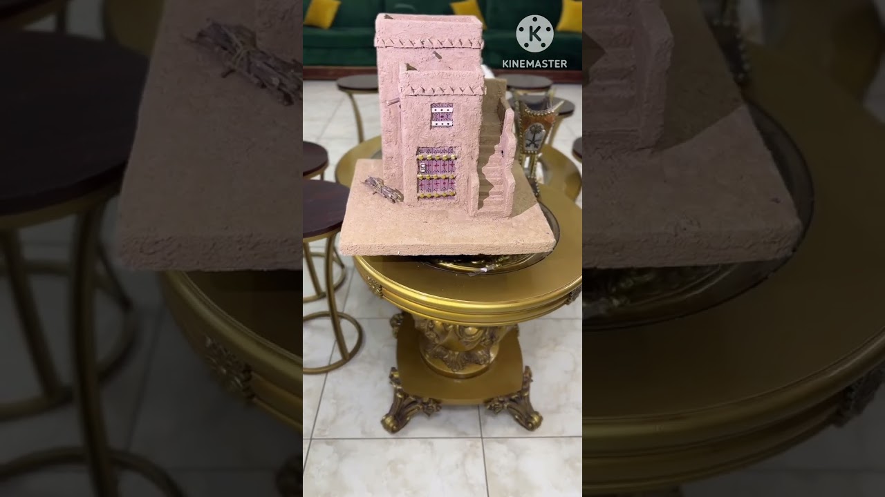 نموذج لبيت نجدي من الفلين والطين