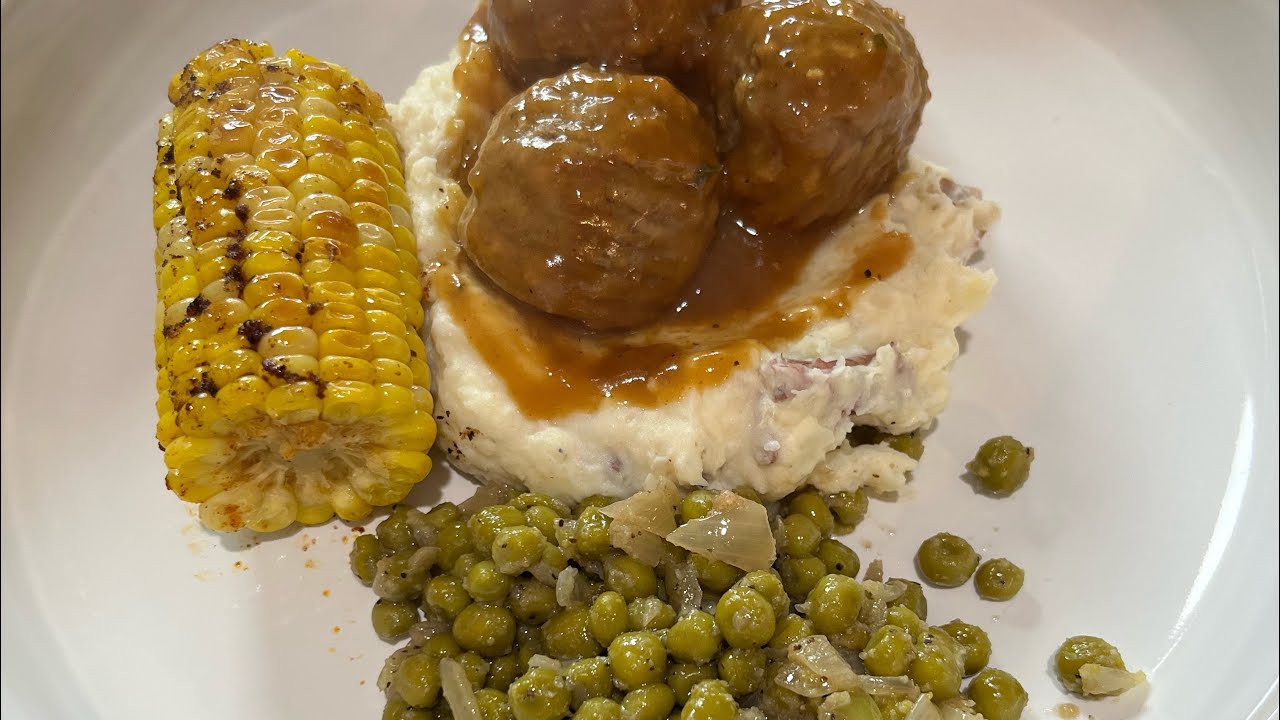 Идеальное блюдо для напряженного вечера в будний день: фрикадельки «Солсбери» в мультиварке со вс...