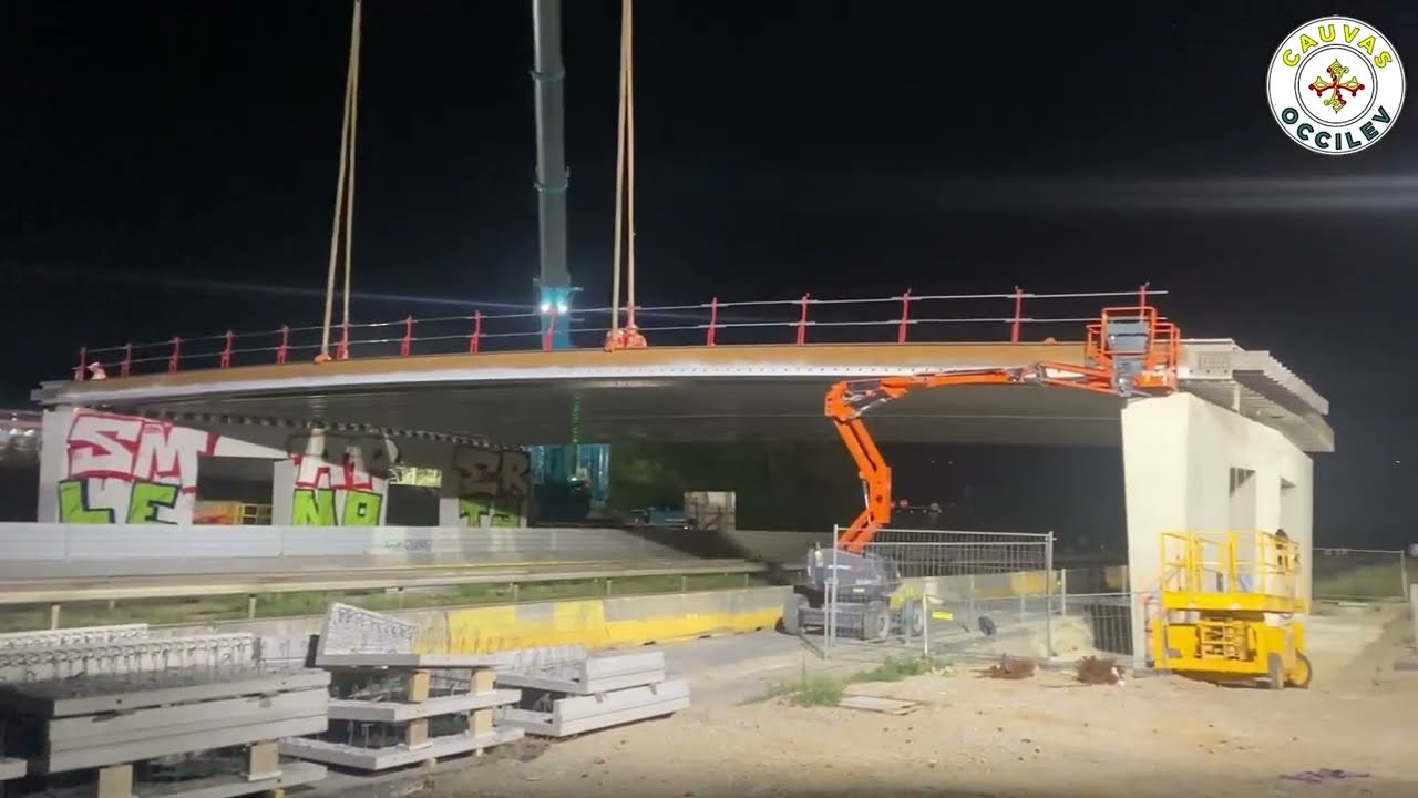 Levage 18 poutres 20 Tonnes - LTM 1450-8.1 - Cauvas Occilev