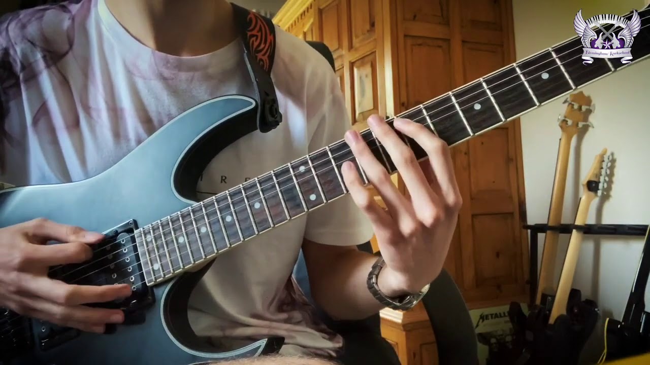Tutor Tutorial 21 - playing the gutar riff for '99 Red Balloons' with our tutor Charlie