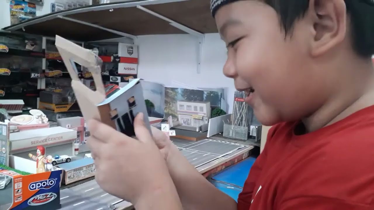 V#48.. Unboxing Diecast Apolo PERTAMINA Indonesia Fuel Truck with my boy...