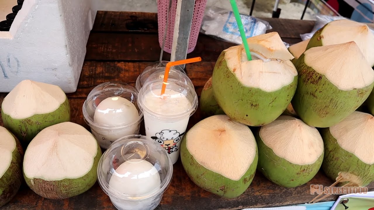 Fresh Coconut Smoothie // PU STREET FOOD 🥥🌴