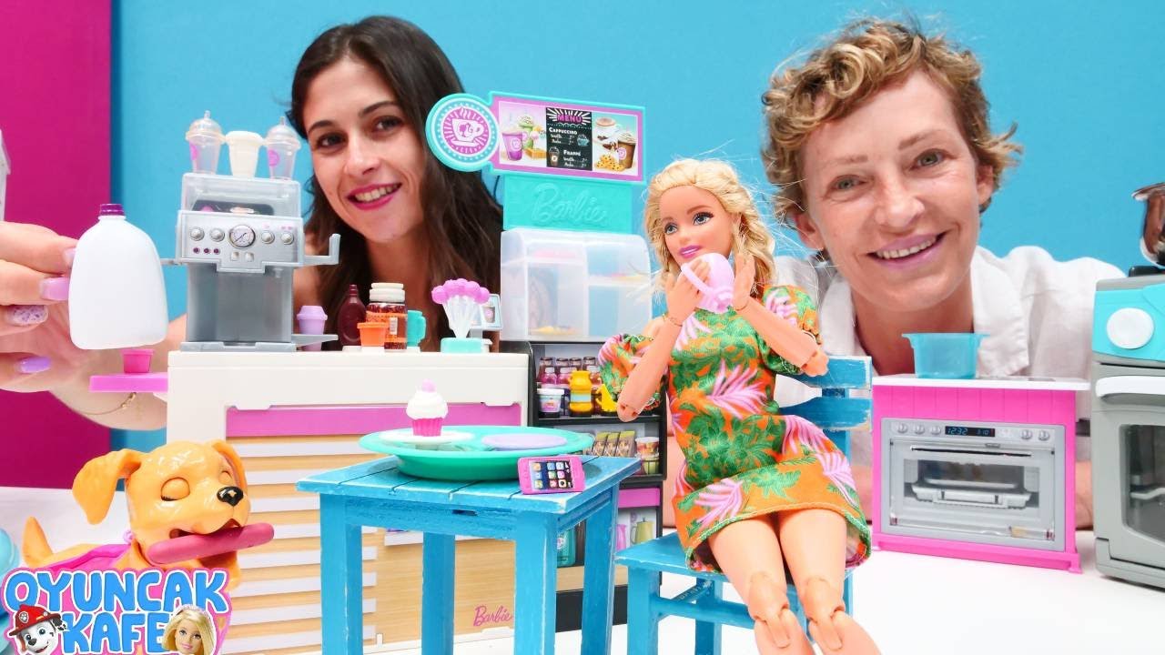 Oyuncak kafe videosu. Ayşe, Nicole ve Barbie ile en sevimli bölümler. Çocuk videoları