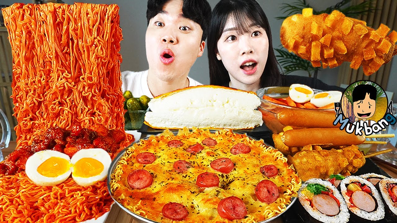 Текст) ASMR MUKBANG острый рамэн и хот-доги с сыром, пицца и ттеокбокки !! Корейский магазин