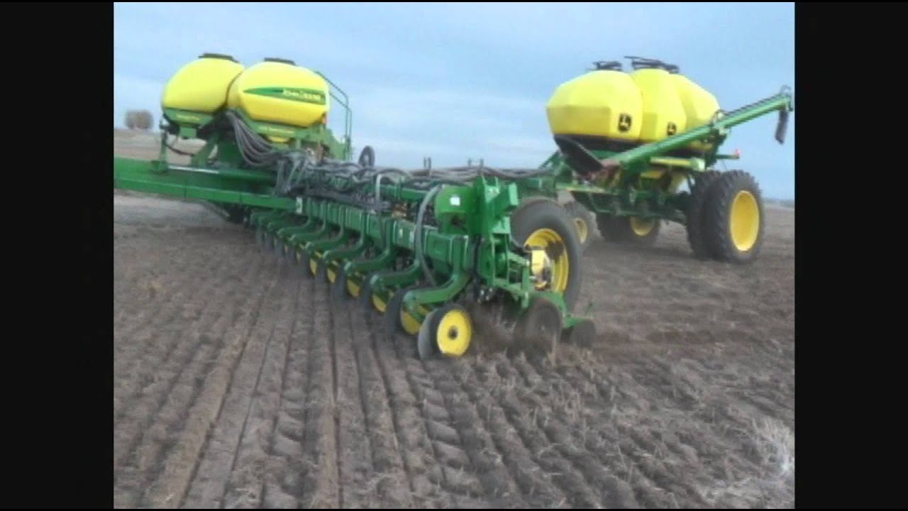 Dawn GFX row cleaner on Deere 1770NT in Kansas