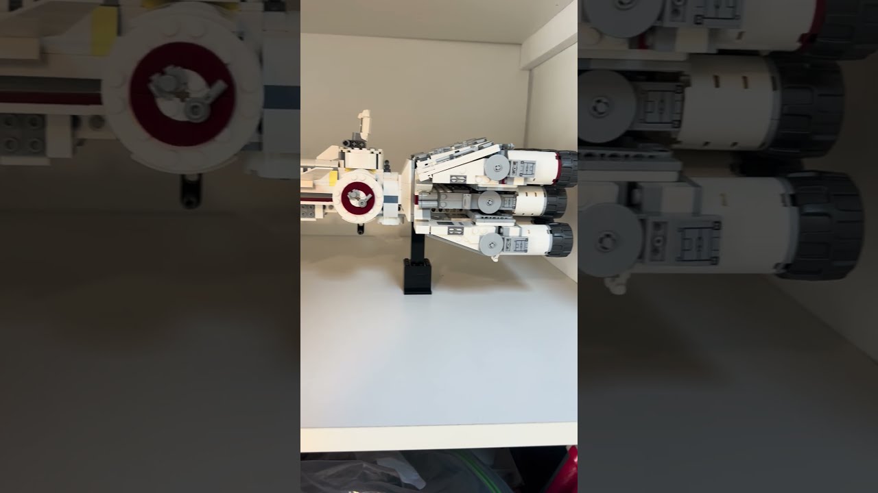 LEGO Star Wars Tantive 4 display 