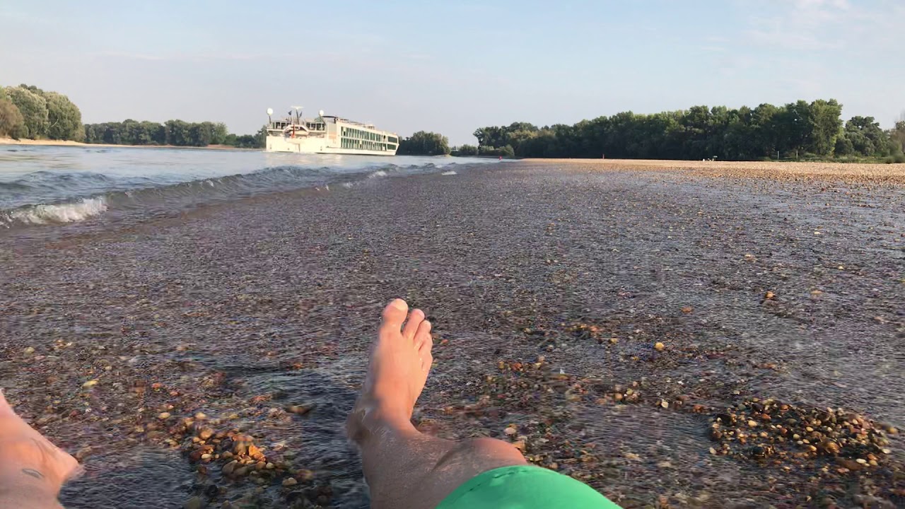 Big ship, small tsunami.