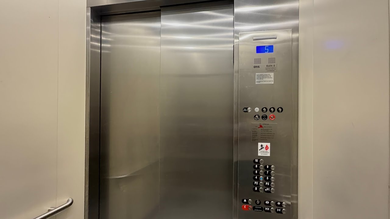 Oakland - Pittsburgh, PA | Otis Gen2 Service Elevator | Oaklander Hotel