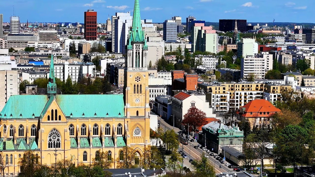 Łódzka katedra + hala sportowa MOSiR. Łódź z drona...