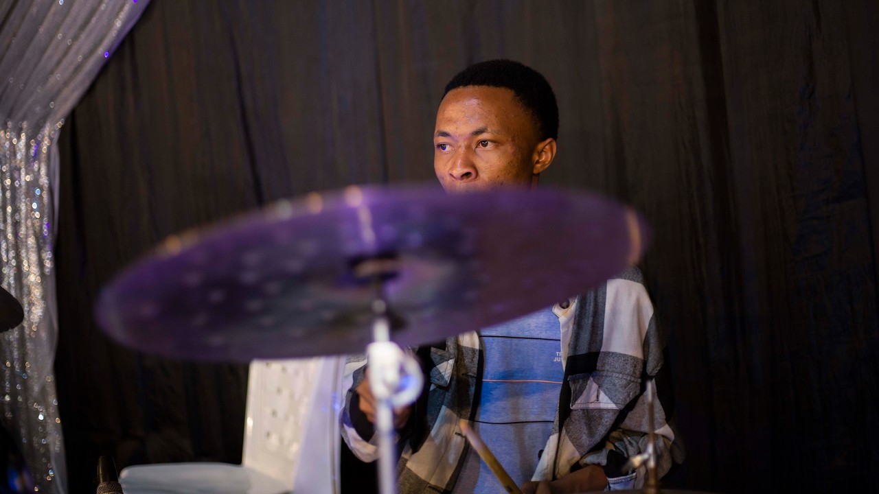 MWANGAZA SOUNDS OF PRAISE WAKISIFU.