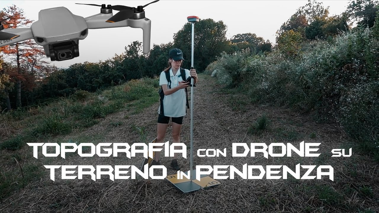 Rilievo topografico con drone di un terreno in pendenza