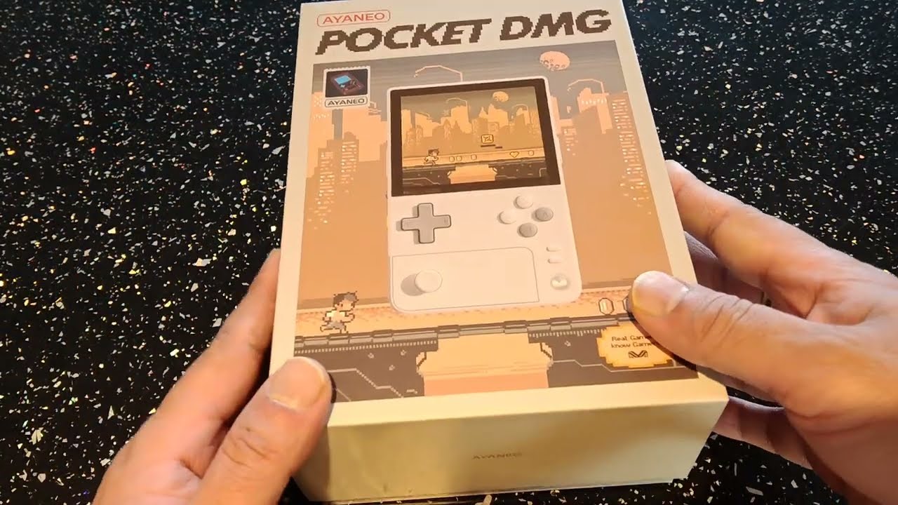 AyaNeo Pocket DMG (Snapdragon G3x Gen 2) handheld unboxing.