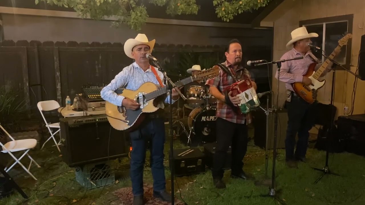 El ayudante “Grupo el Barzón” contrataciones: 209-410-1691 