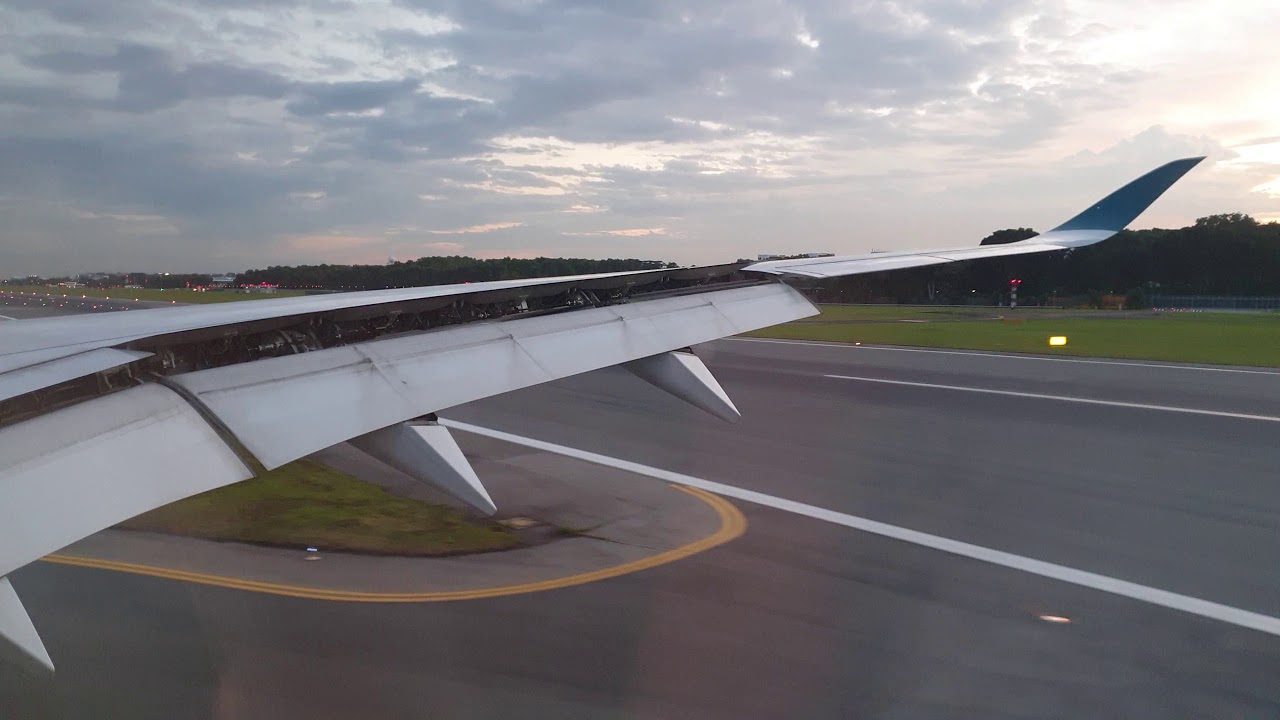 [4K SUNSET] Vietnam Airlines Airbus A350 XWB Landing in SIN