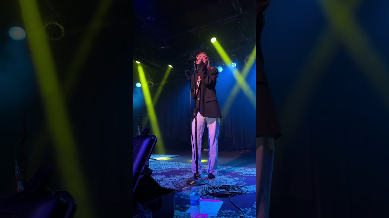 Intro + Wake Me Up - Danielle Bradbery Album Release Show Chicago, IL 09/20/2024