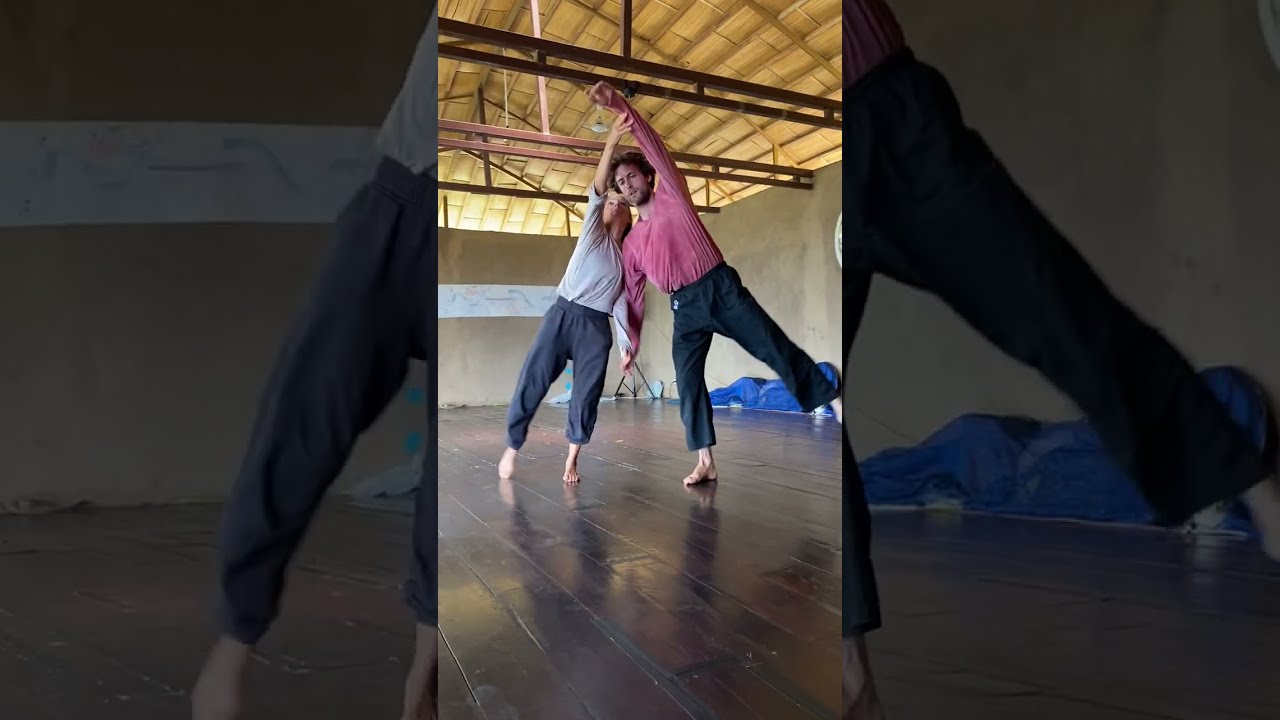Contact improvisation Ryan Lee Jones & Serafima Darova
