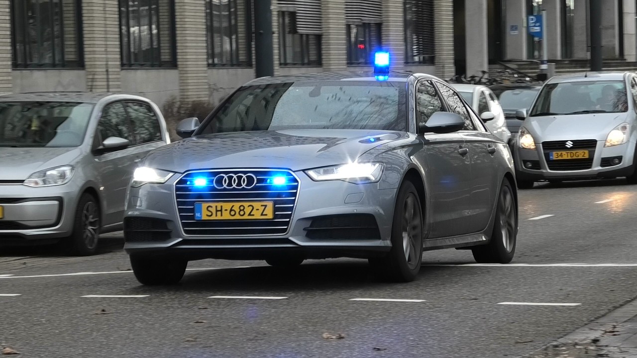 Politie (DSI-) & Ambulance met spoed in Arnhem!