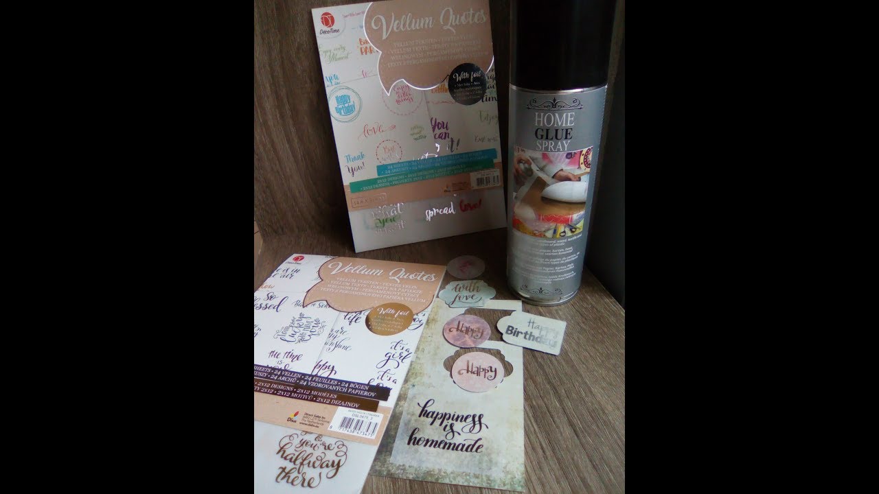 Embellissement #9 Etiquettes avec colle en spray et bloc vellum Action