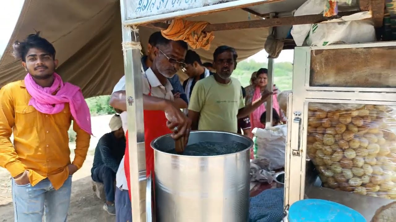 Bhagat ji ke khatarnak golgappe | Gwalior famous bhagat ji golgappe |  Bhagat ji Indian Street food.