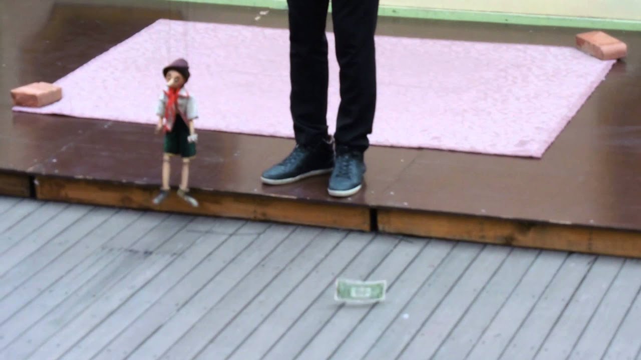 小法國村木偶表演 撿錢的木偶