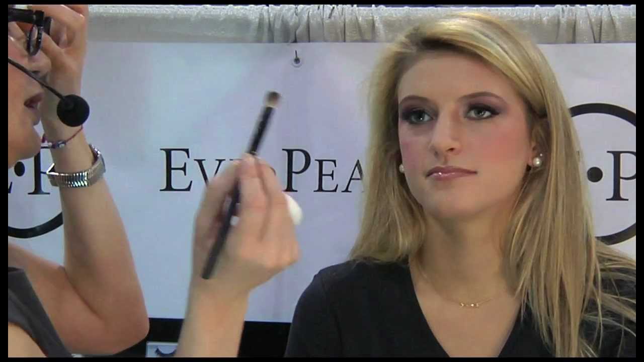 Eve Pearl does Glamour Makeup