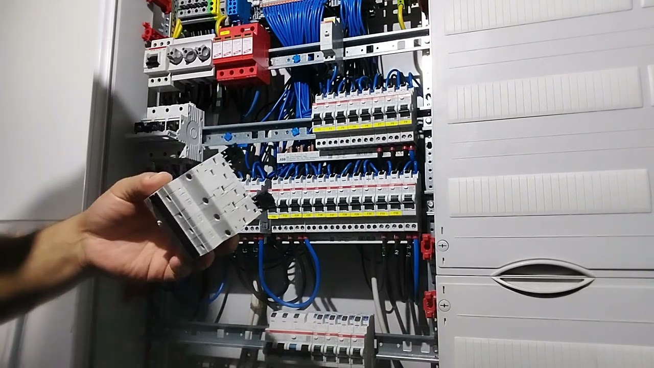 Upgrade la tabloul electric. Cum se montează RCBO trifazat?