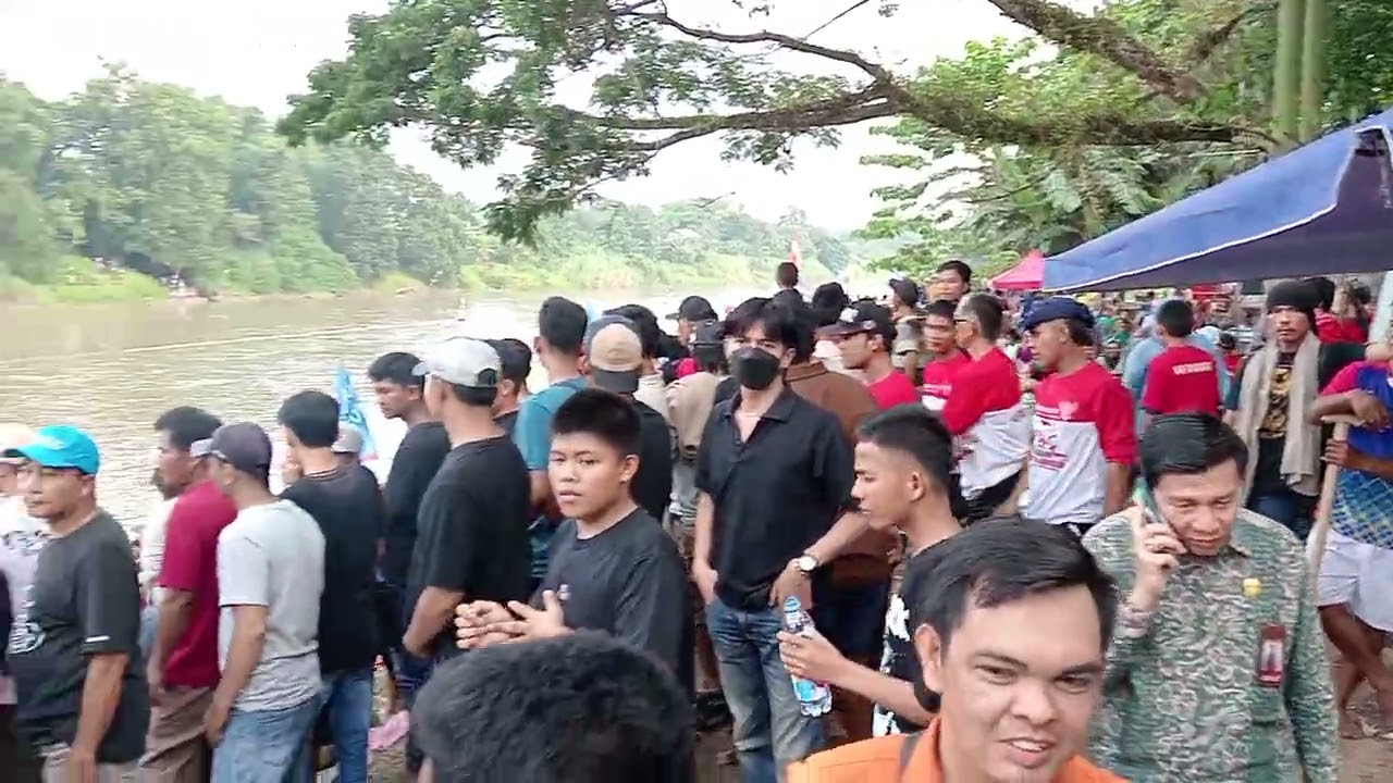 Bupati M Enim, membuka Lomba Bidar Tradisional Albesas Cup 2 ... thn 2025.. di Sungai Lematang 
