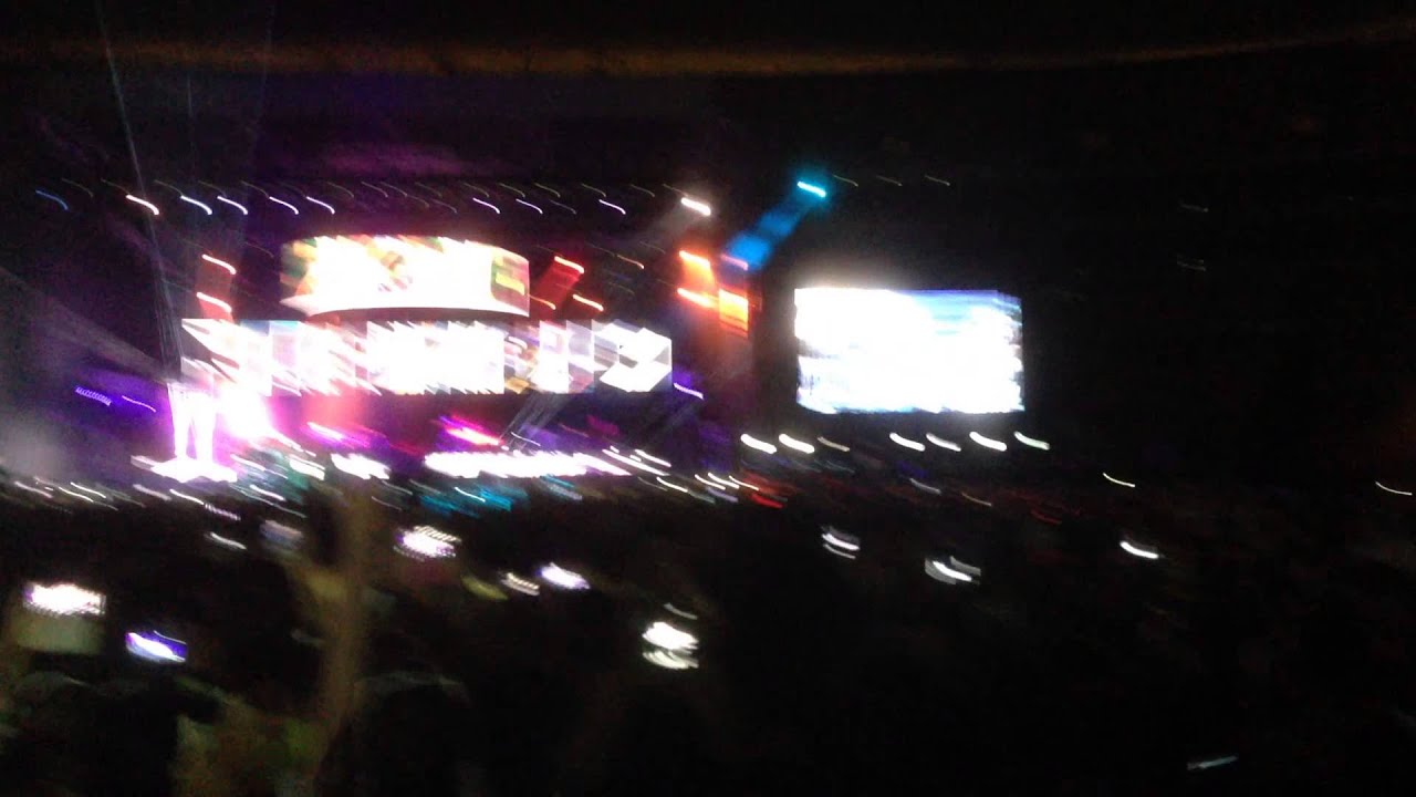 Rihanna Live - Johannesburg - We found Love (Full HD)