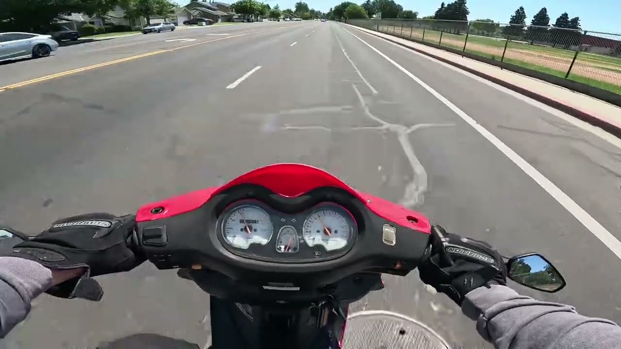 A SHORT RIDE ON THE ICE BEAR HAWKEYE GY6-150cc SCOOTER 🛵
