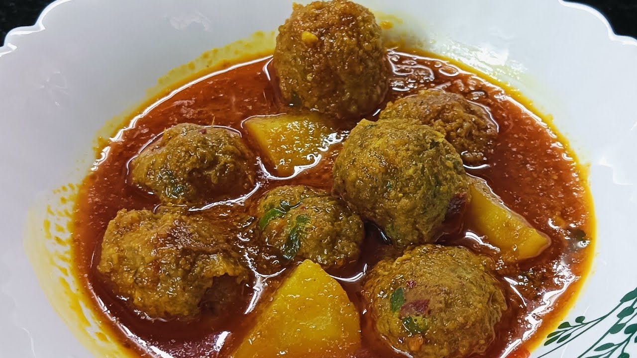 Aloo kofte ka salan | aloo mutton kofta | aloo mutton gravy. 