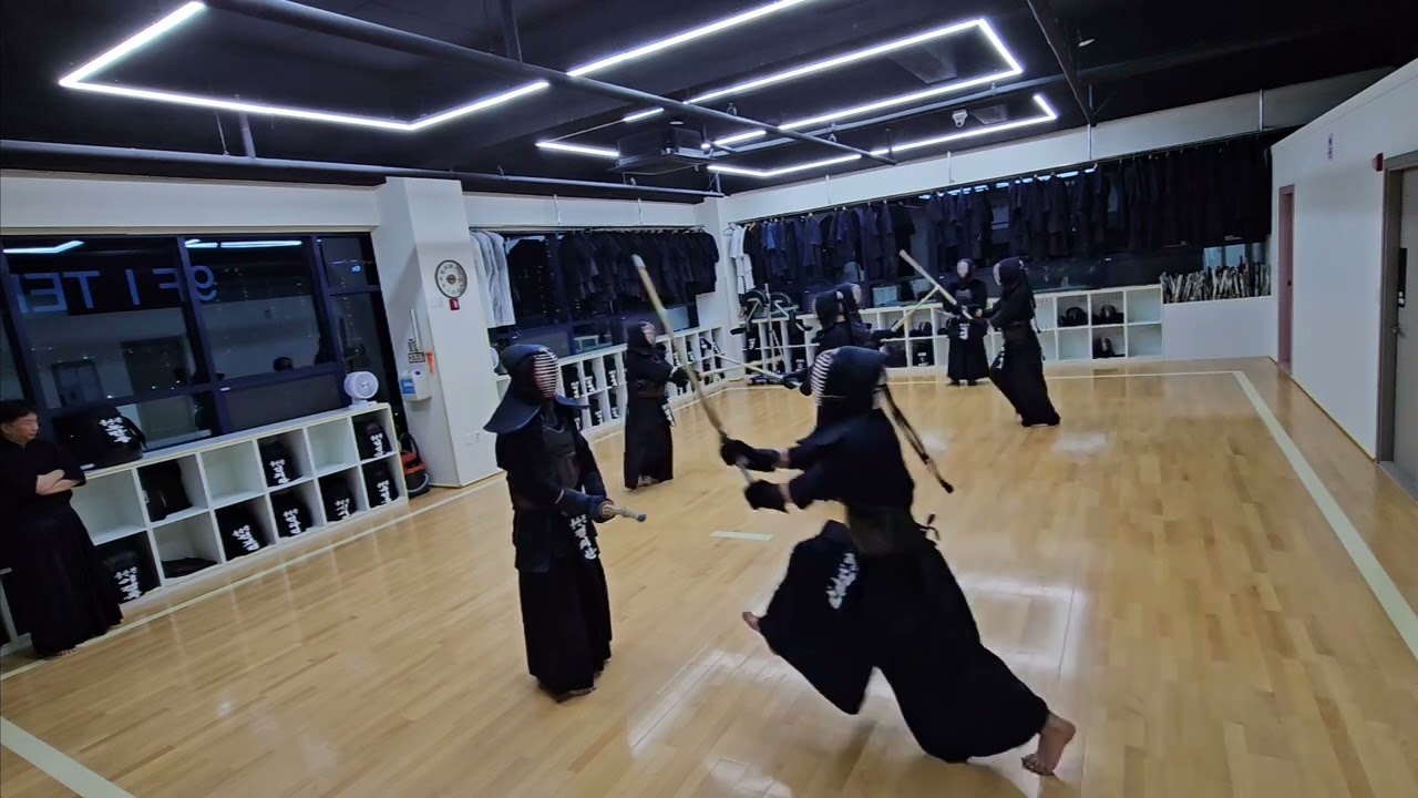 전국가대표 출신  노만우 관장님의 머리치기! 노하우!