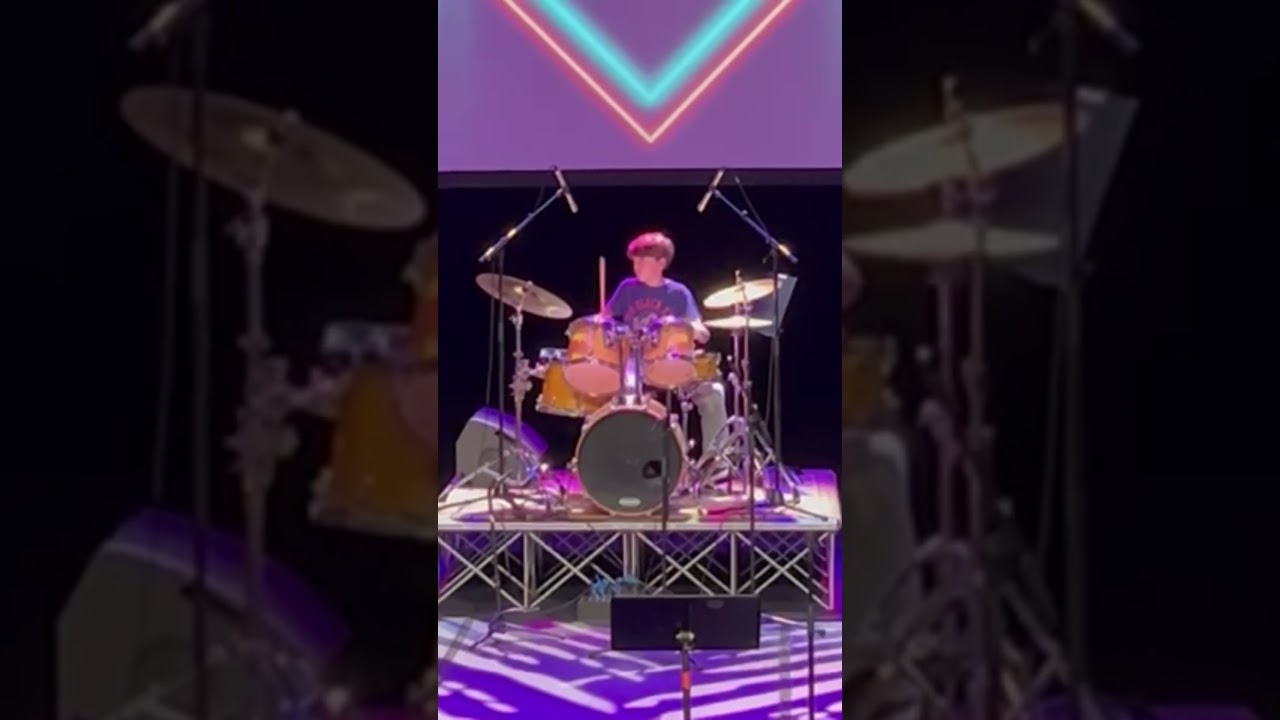 Solo de batterie au théatre ! #drums #drummer #creativdrums #music