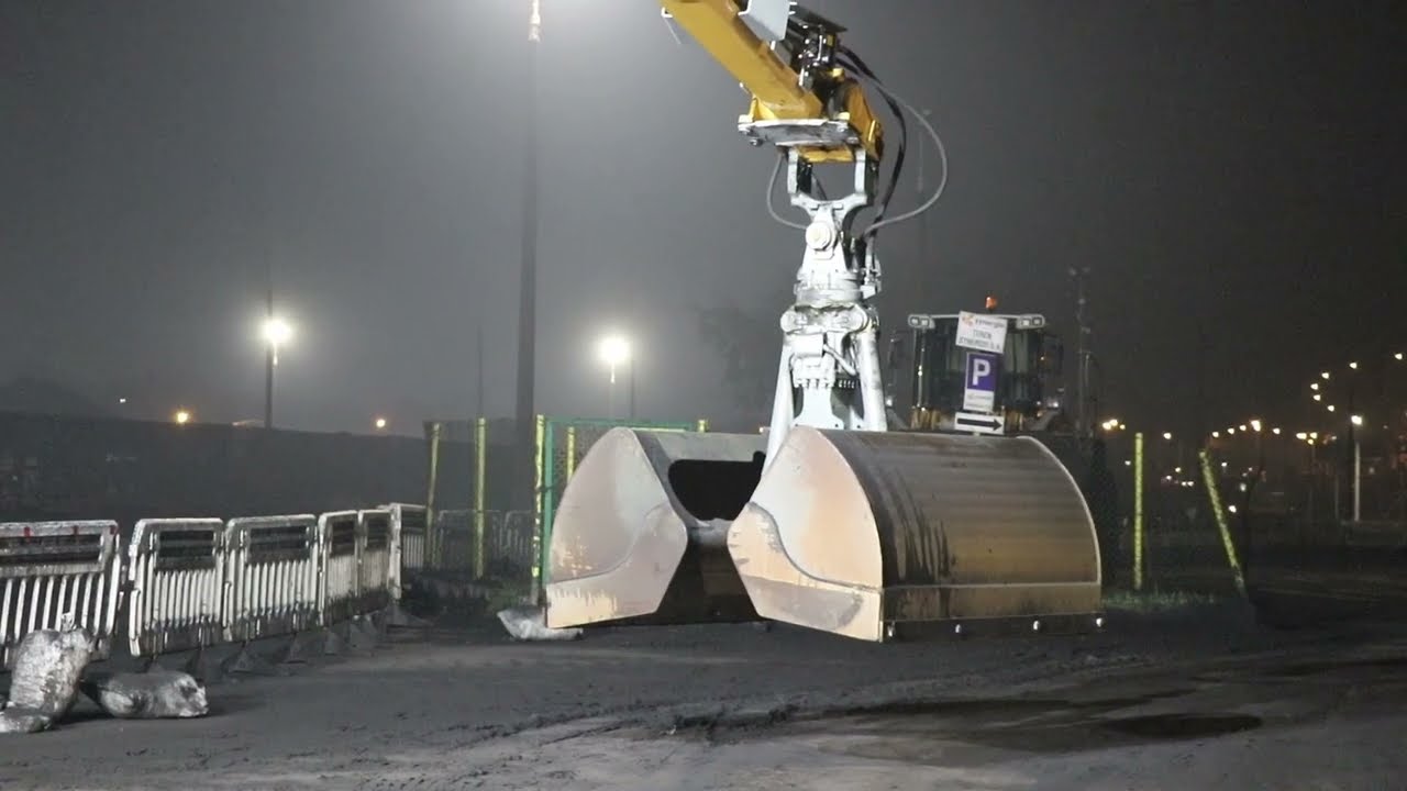 Procedura wypinania szybkozłącza | Jak odpiąć łyżkę w koparce Liebherr LH40