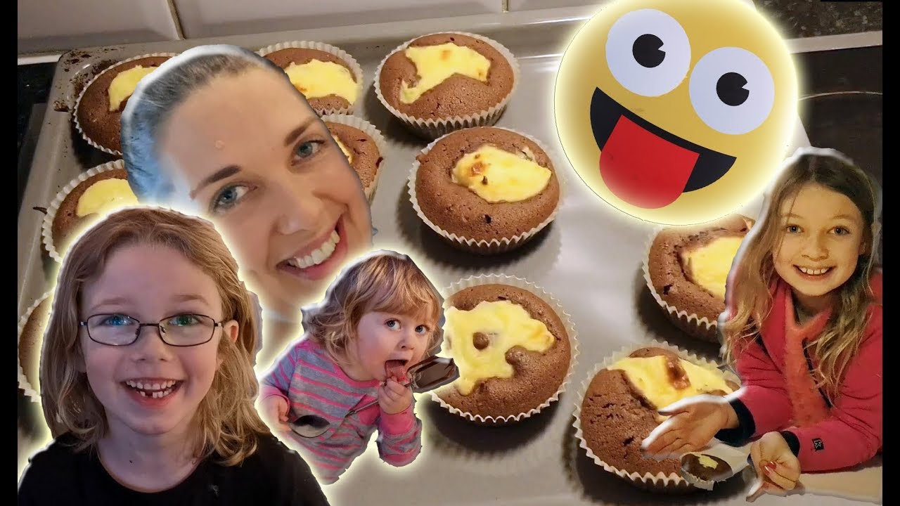 Hur man bakar muffins - chokladmuffins med vaniljkr&auml;m / Baka med barn