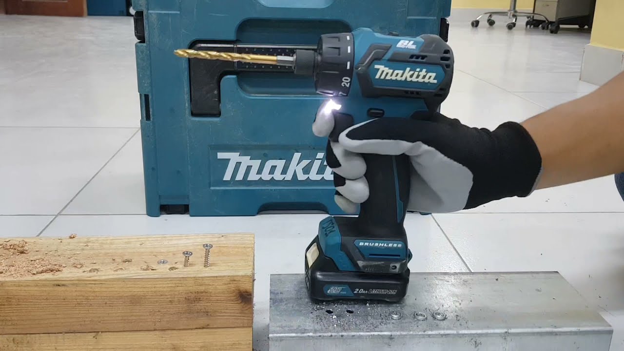 DF032D Makita 12V Driver Drill