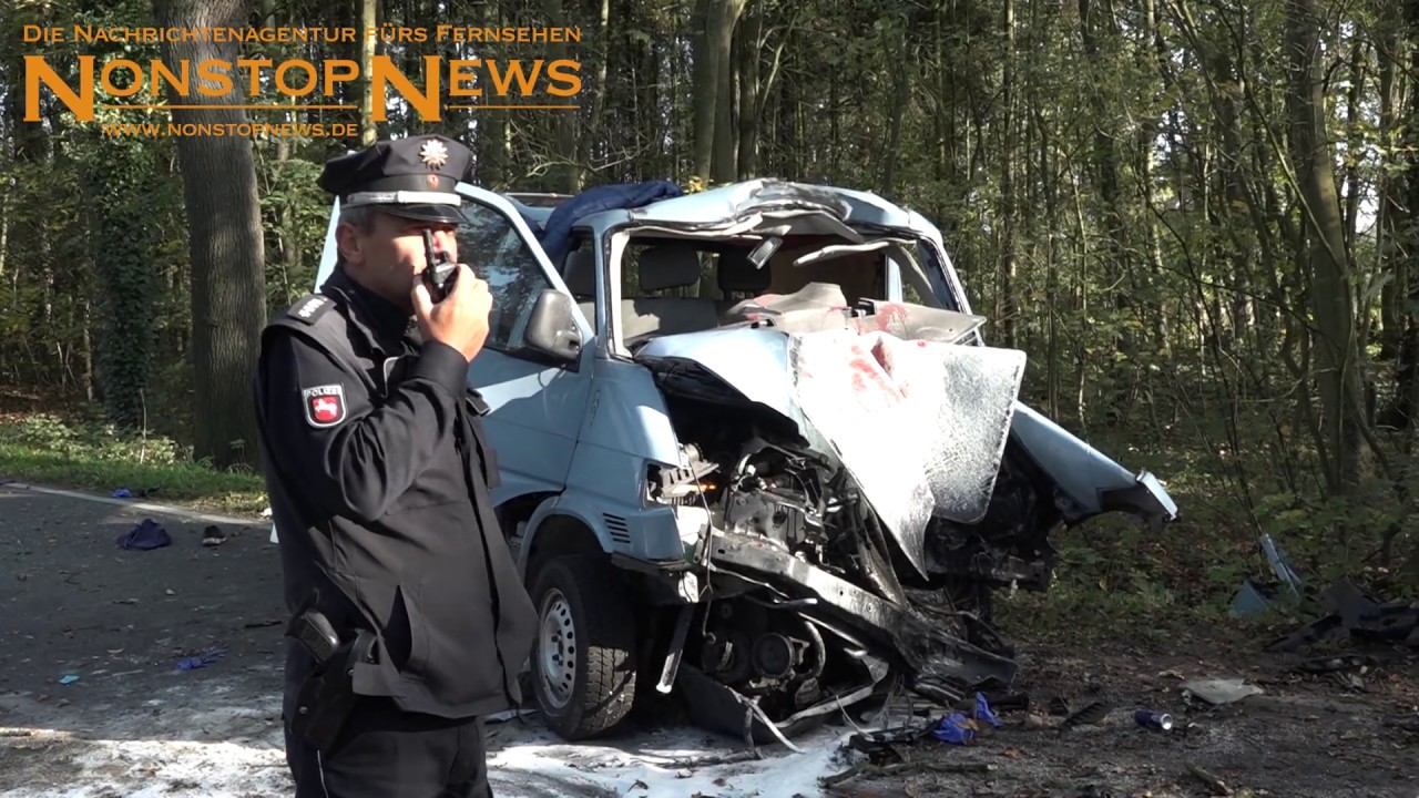Tödlicher Verkehrsunfall in Rhauderfehn - Feuerwehr befreit Insassen - 31.10.2019